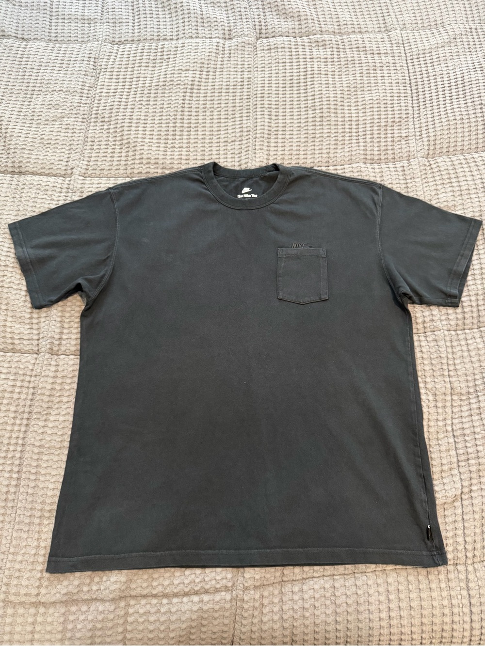 Nike The Nike Tee Pocket T-Shirt Men’s XL Heavyweight Black Loose Fit Crew Neck